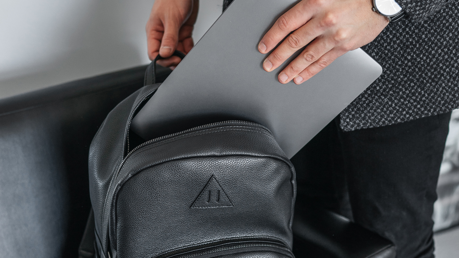 Puis-je mettre mon ordinateur portable dans un sac normal ?