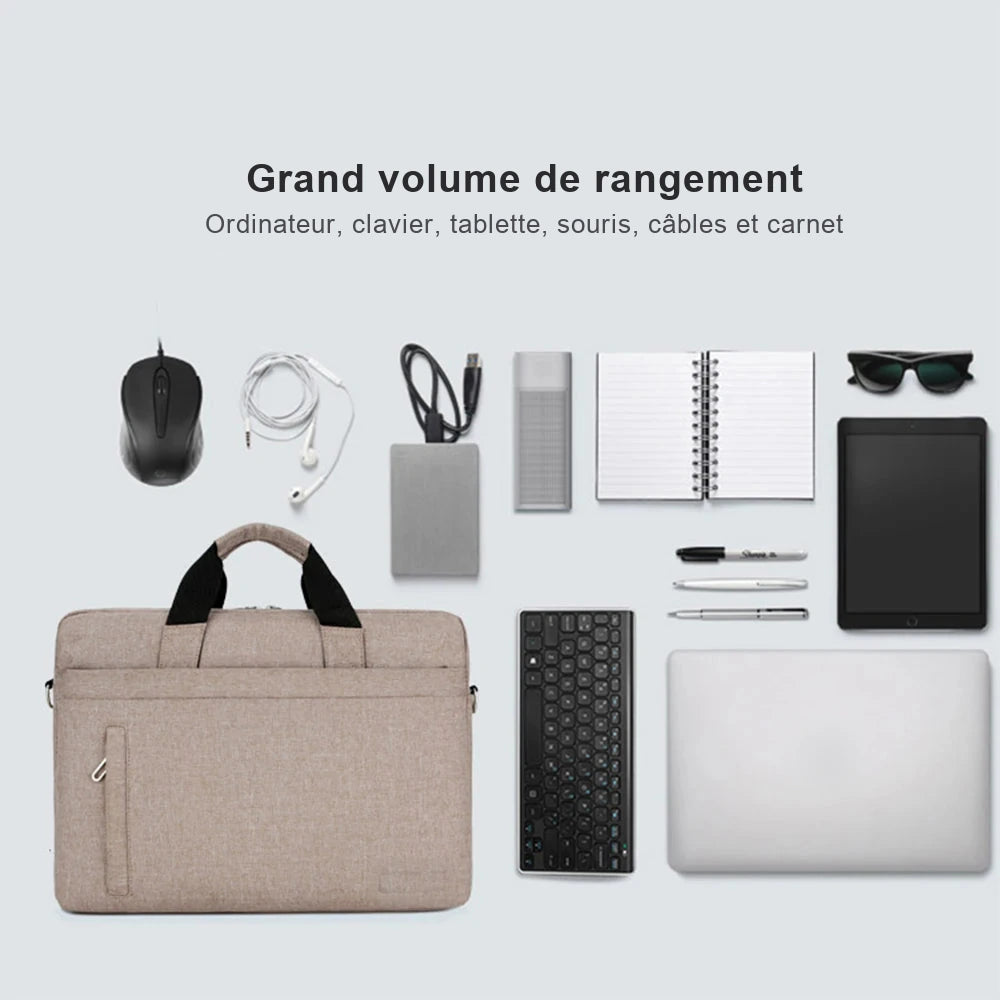 Sacoche ordinateur en toile beige posée à plat, entourée du matériel qu'elle peut contenir : ordinateur portable, clavier, tablette, souris, disque dur, câbles, carnet, stylos et lunettes.